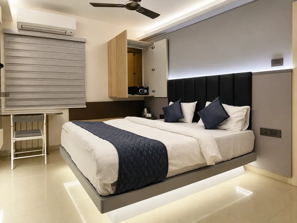 Standard Room — safe and wardrobe